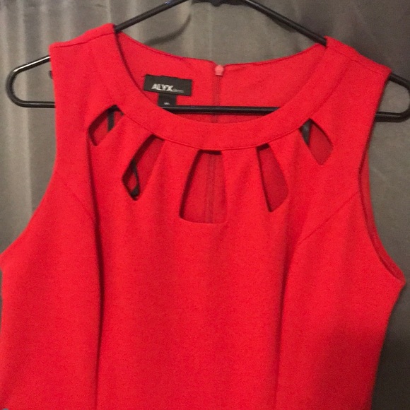 Red dress - Picture 4 of 6